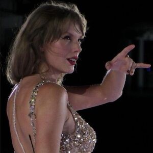 Meet your Posher, Avery